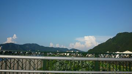金華山と長良川と夏の空